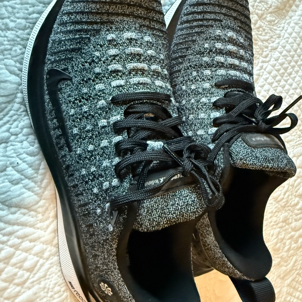 Nike Black and Gray Athletic Shoes